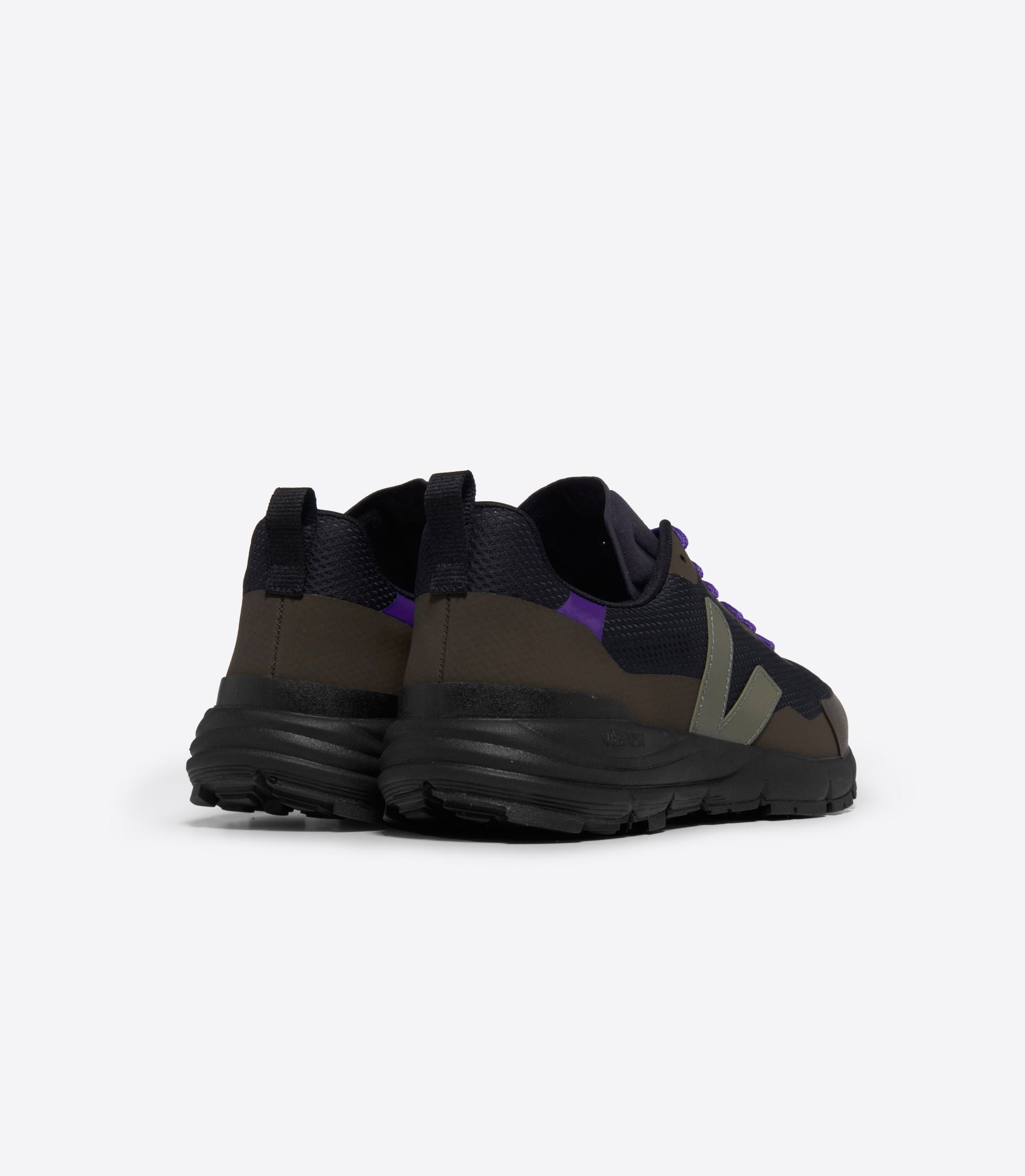 Veja || Dekkan Alveomesh - Black / Kaki / Eagle Veja