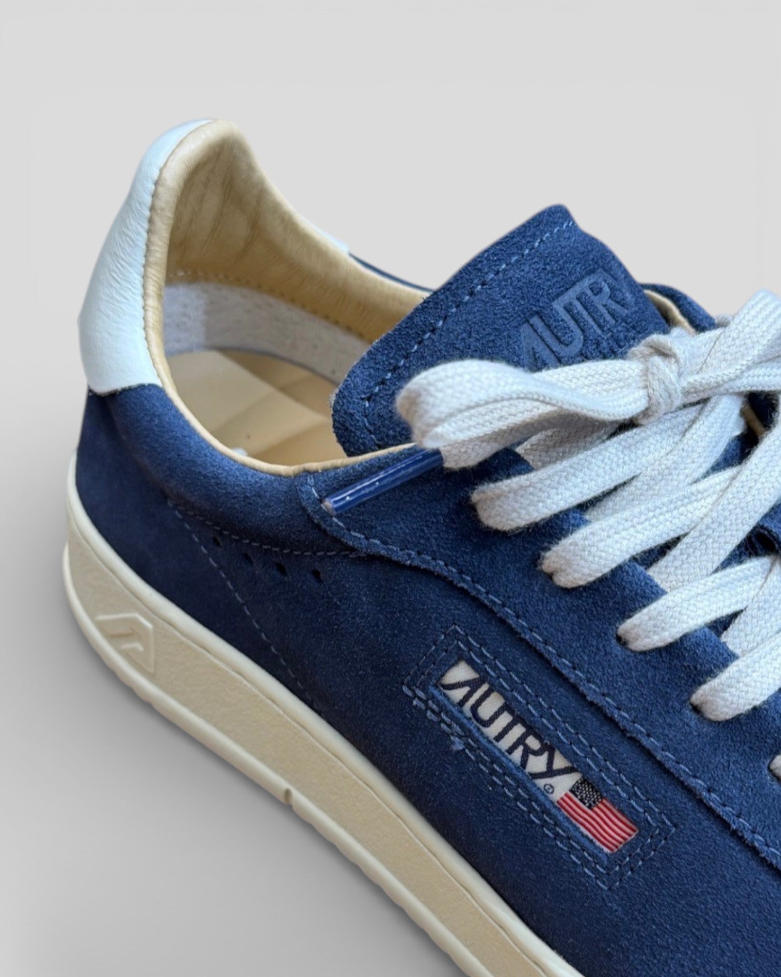 Autry || Dallas - Suede Blue/Cream Autry