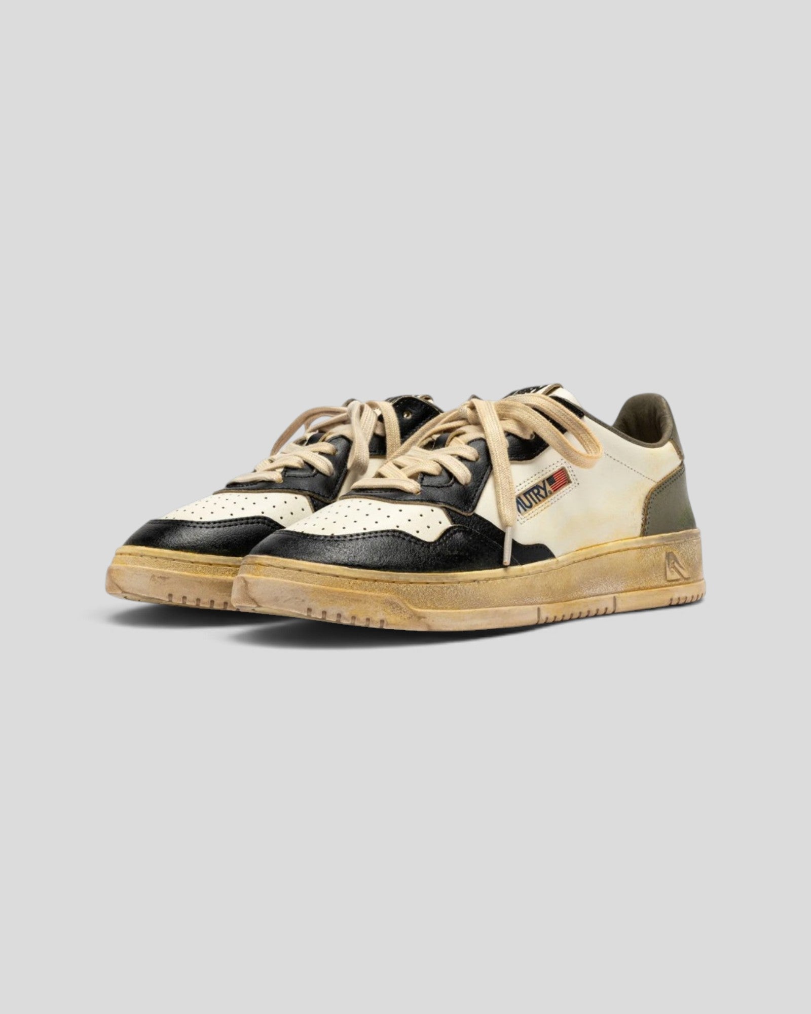 Autry || Super Vintage SV06 - White/ Black / Kaki - M' Autry