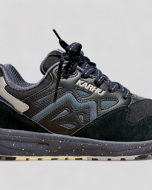 Karhu || Legacy 96 || Jetblack/Stormywea Karhu