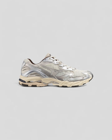 Mizuno || Wave Rider 10 - Snow White / Silver Cloud / Chicory Coffee Mizuno