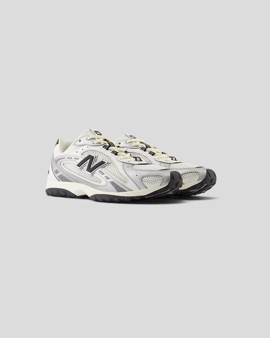 New Balance || U204LSWD - Black/ Silver/ White New Balance