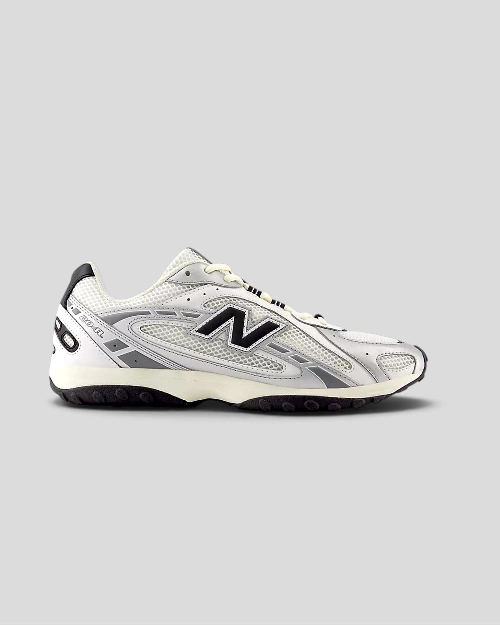 New Balance || U204LSWD - Black/ Silver/ White New Balance