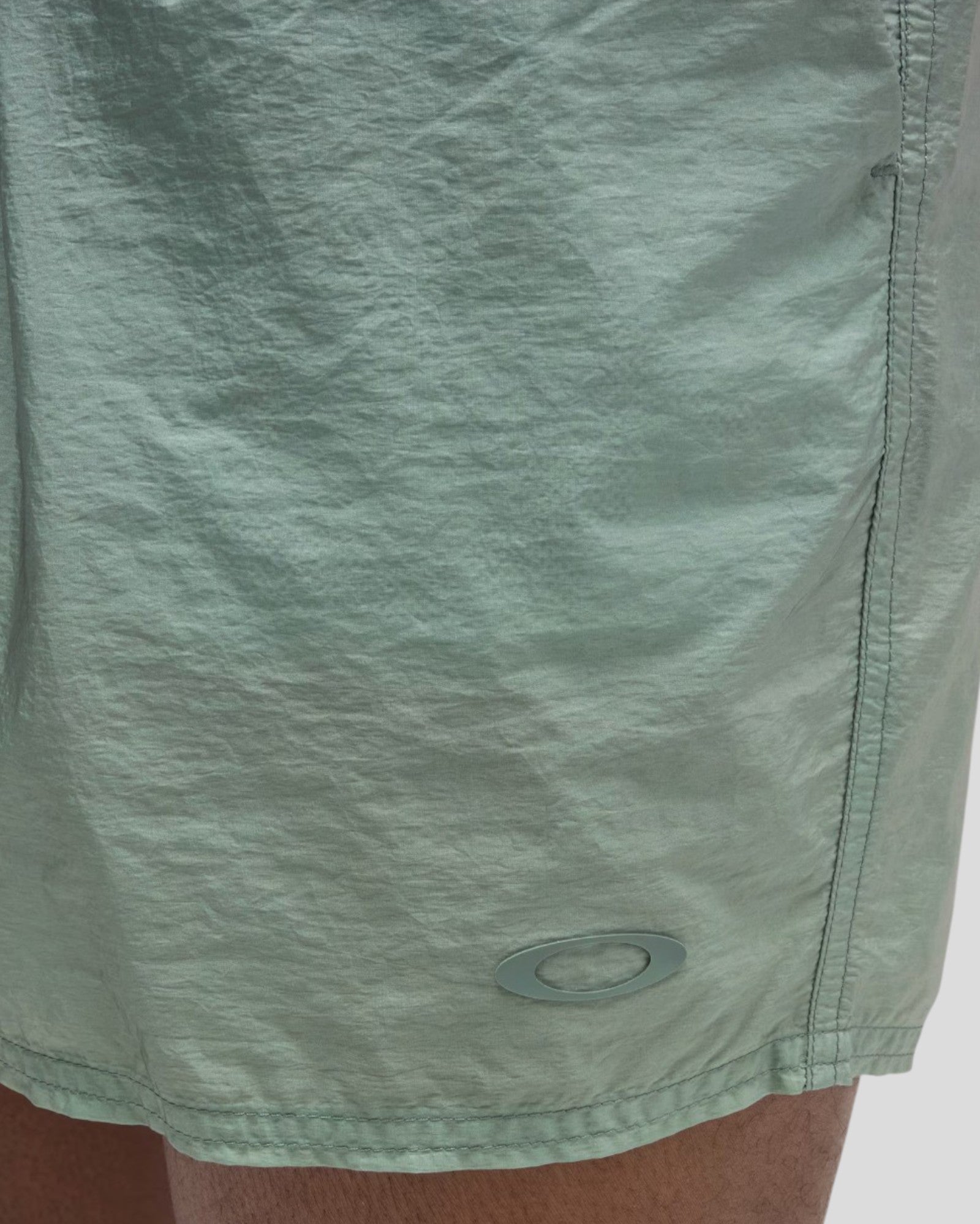 Oakley || Ombre 16" Beachshort - Gradient Aviator Green Oakley