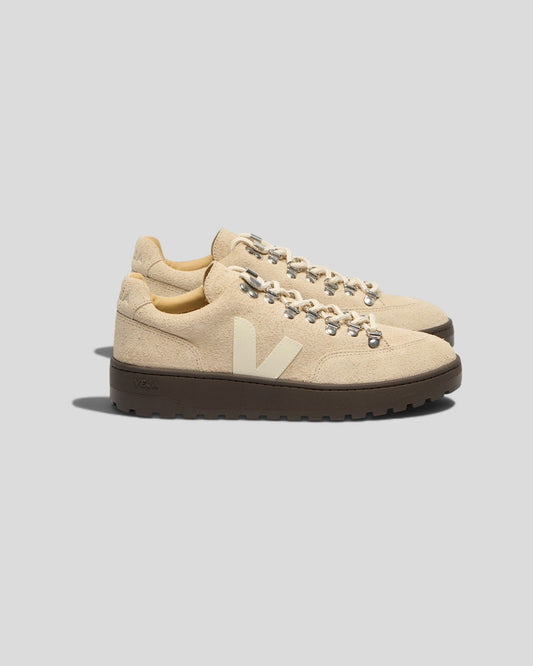 Veja || Atlas Suede - Almond Eagle - M’ Veja