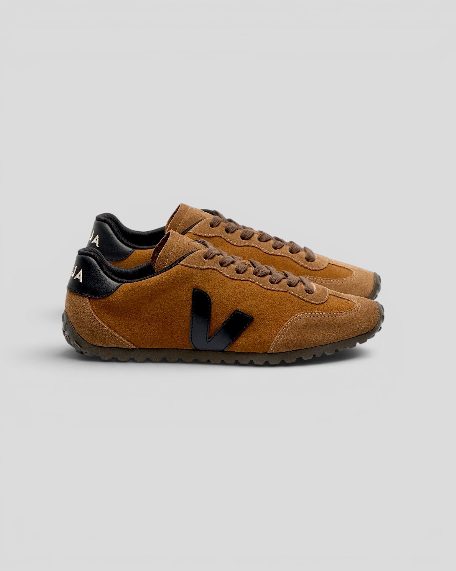 Veja || GT W Suede - Cognac/Black Veja