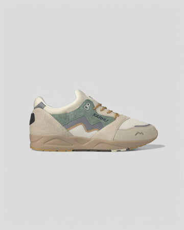 Karhu || Aria 95 - Turtledove/Iceberg Green Karhu