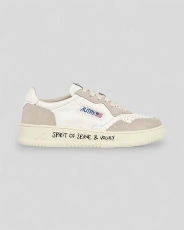 Autry || Medalist - VY01 - White/Sand Autry