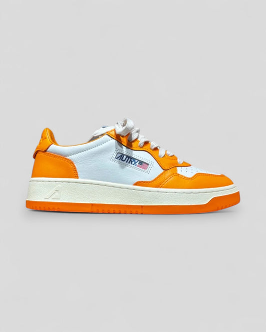 Autry || Medalist - WB06 - White/Orange Autry