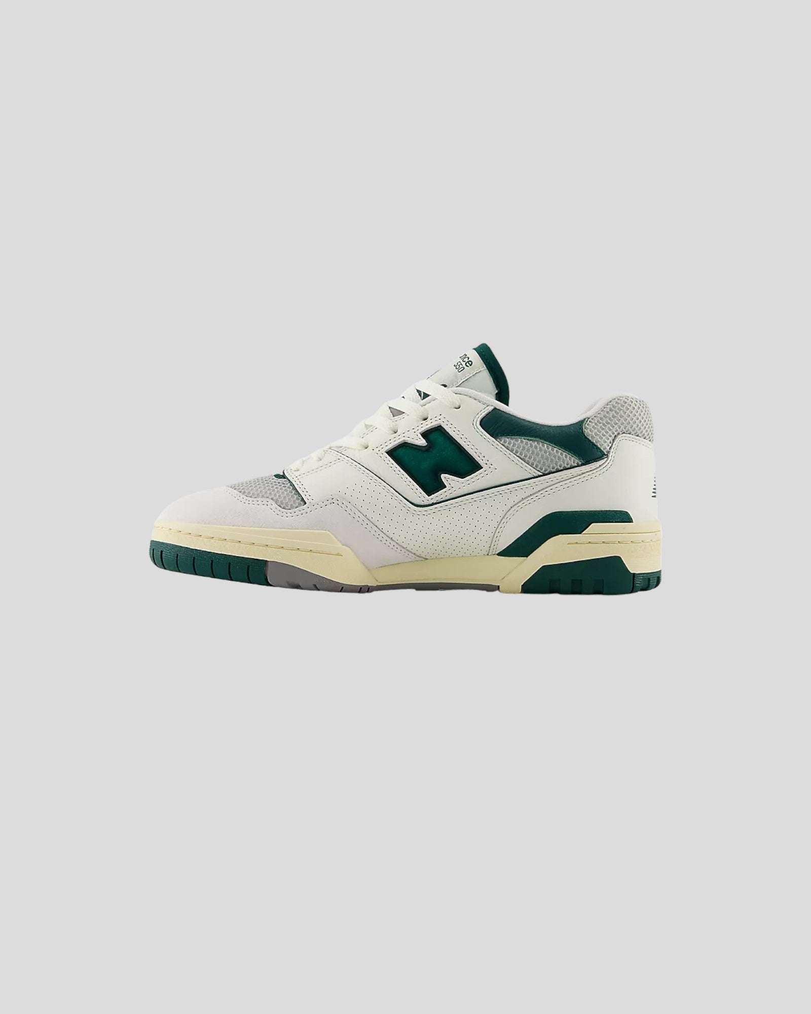 New Balance || BB550CPE - Sea Salt/ Marsh Green New Balance