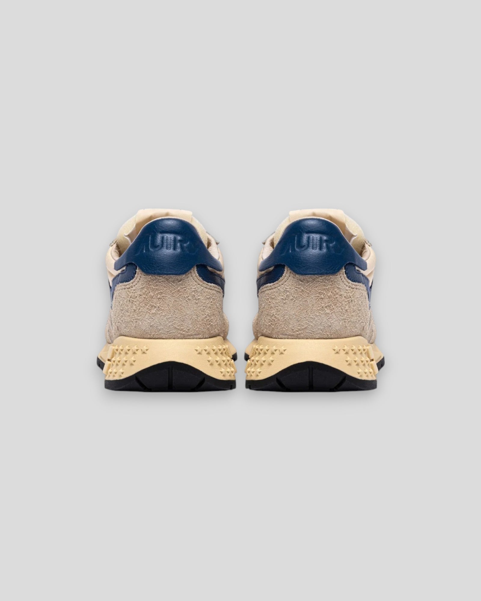 Autry || Reelwind Low Man - UT27 Ecru / Blue Autry