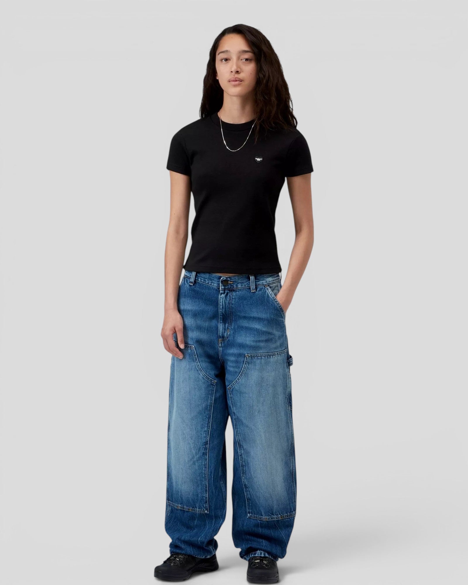 Carhartt || W' S/S Small Heart Patch T-Shirt - Black Carhartt