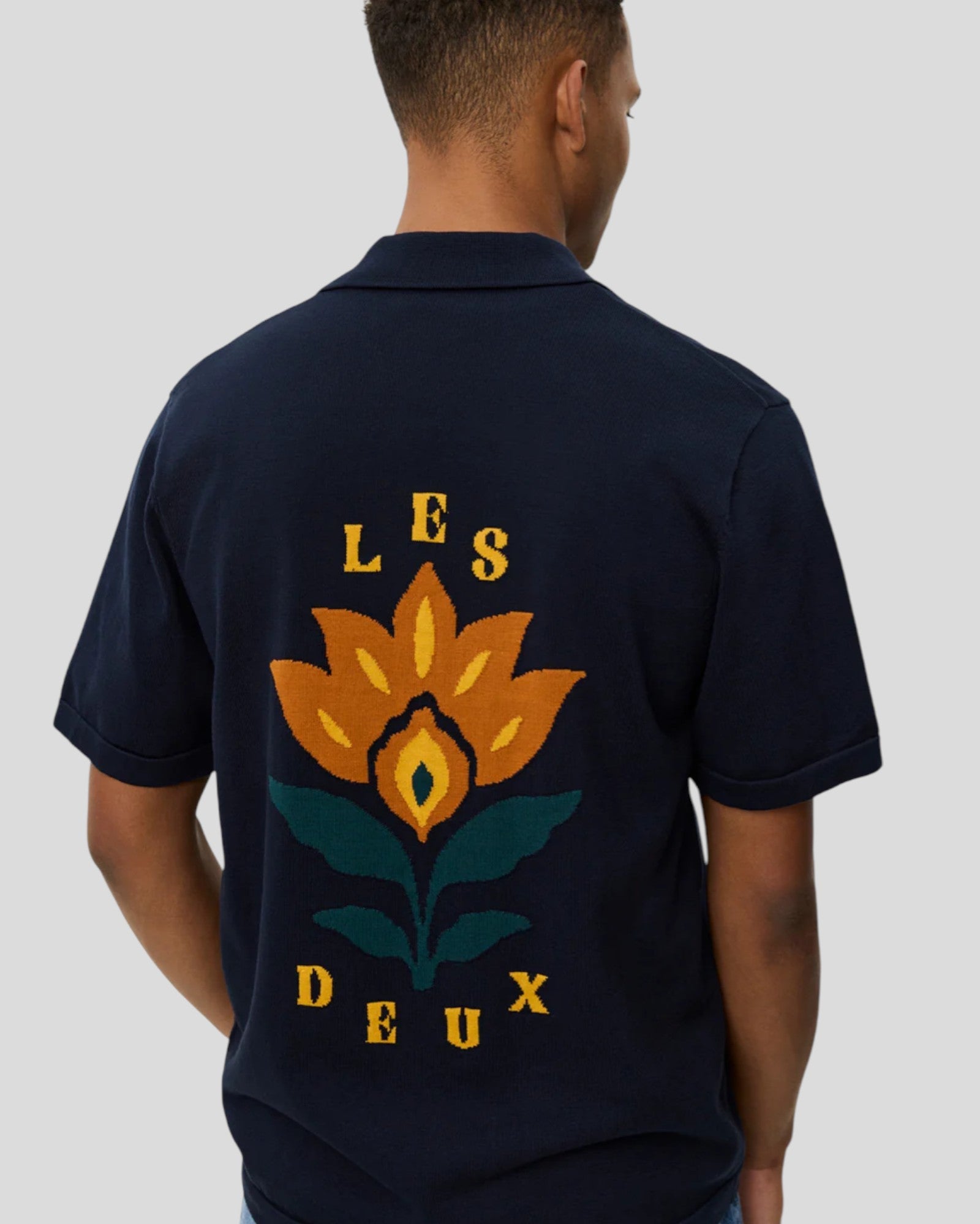 Les Deux || Emmett Arabesque Knitted SS Shirt - Dark navy Les Deux