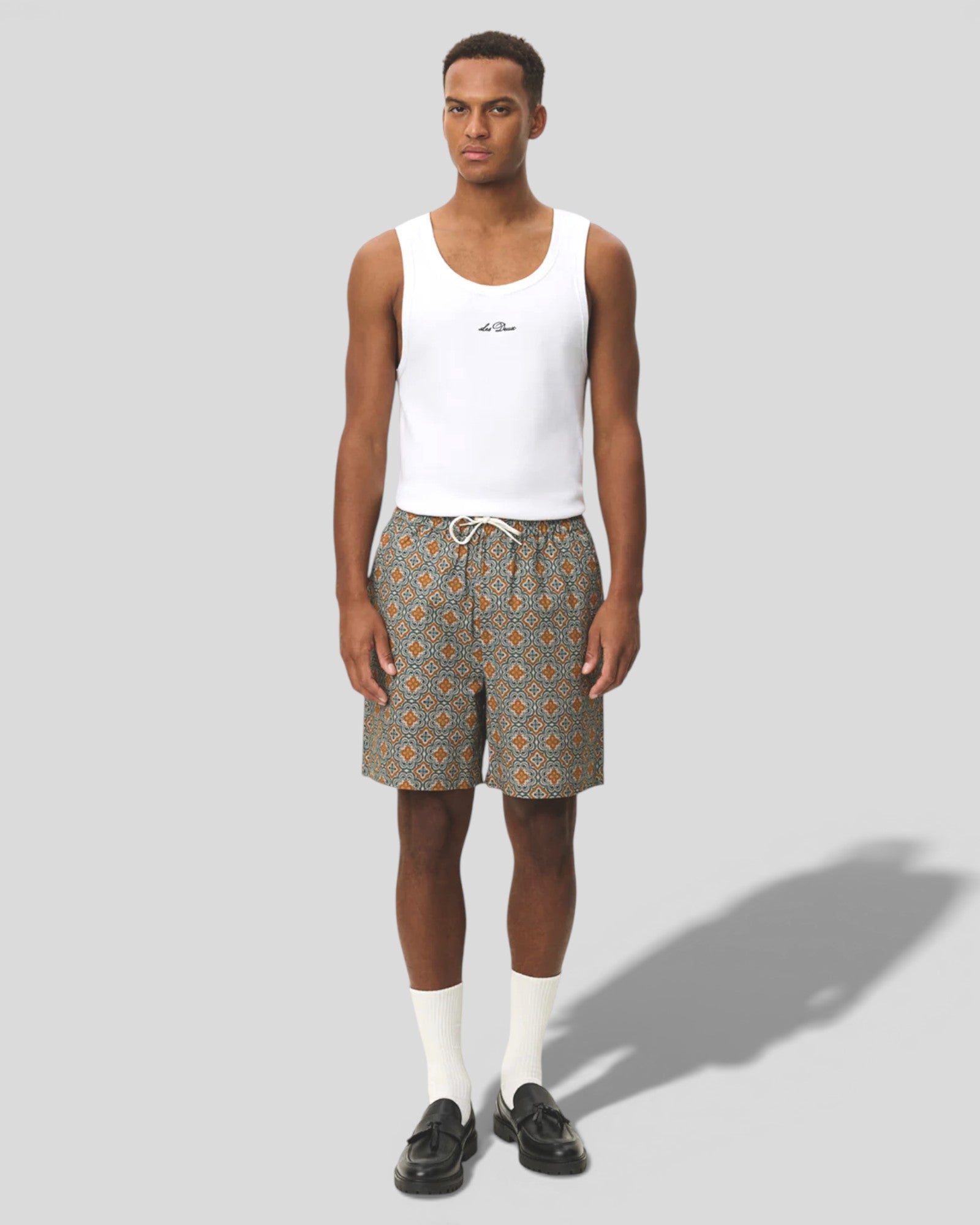 Les Deux || Harry Arabesque AOP Shorts - Sea Moss Green Les Deux