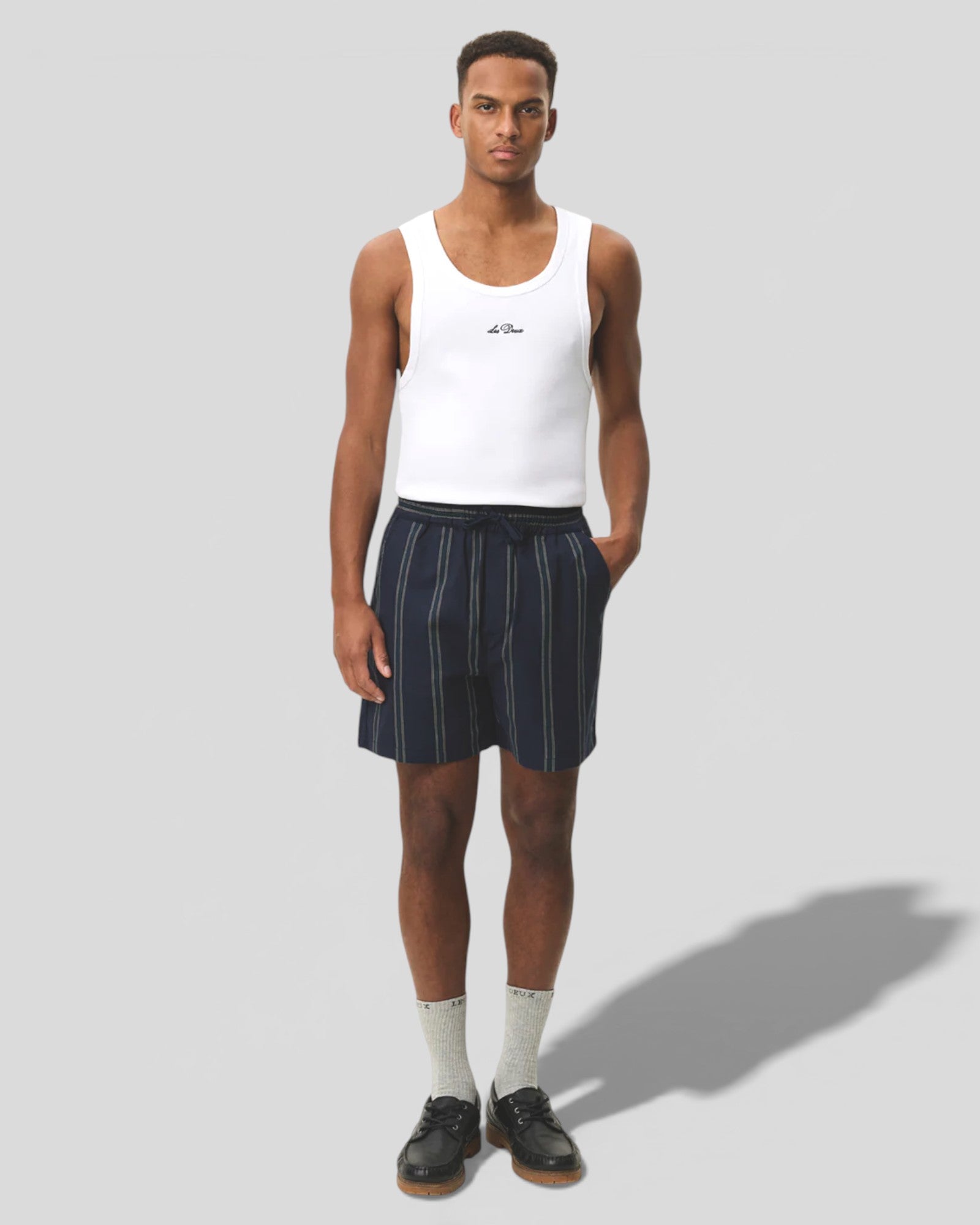 Les Deux || Lawson Stripe Shorts - Dark Navy Les Deux