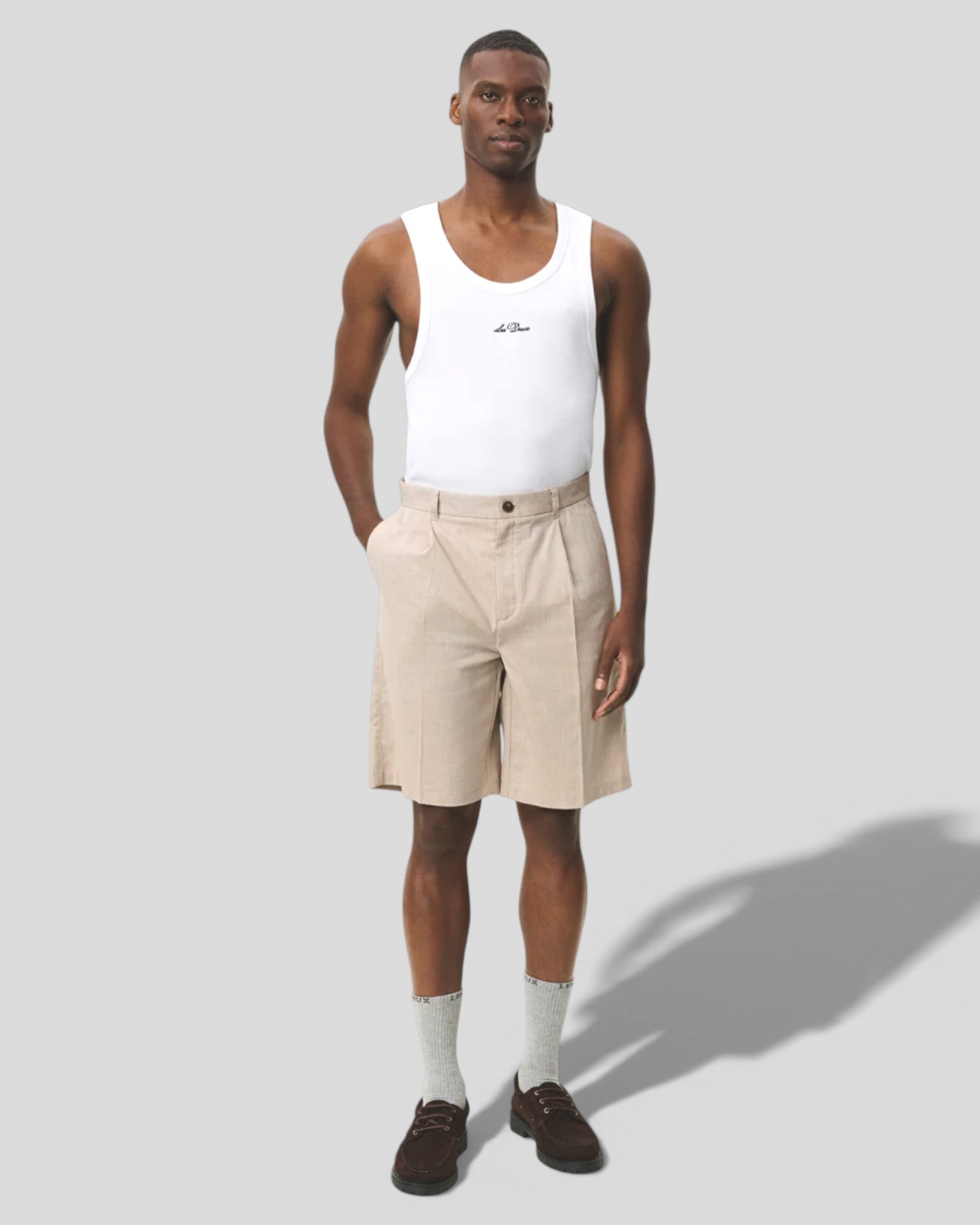 Les Deux || Reece Pleated Slub Short - Light Sand Les Deux