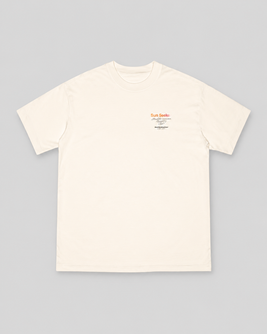 Peaufine || Oversize T-Shirt Sun Seeker - Off White- M' — vue 1 sur fond gris