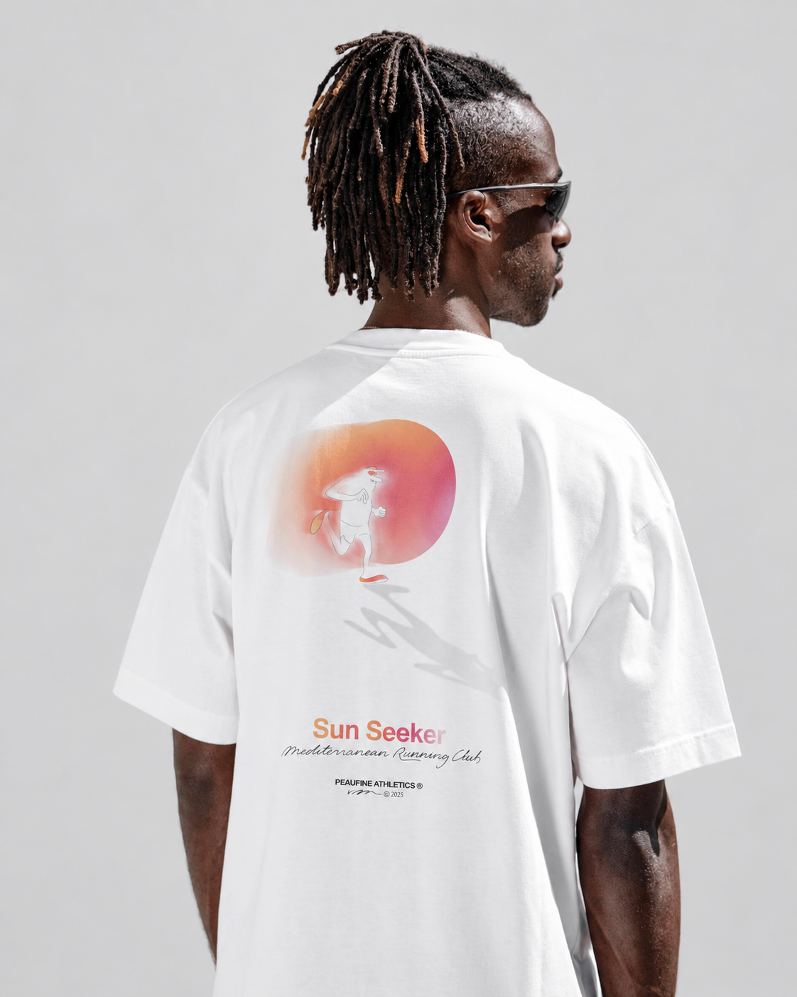 Peaufine || Oversize T-Shirt Sun Seeker - Off White- M' — vue 3 sur fond gris