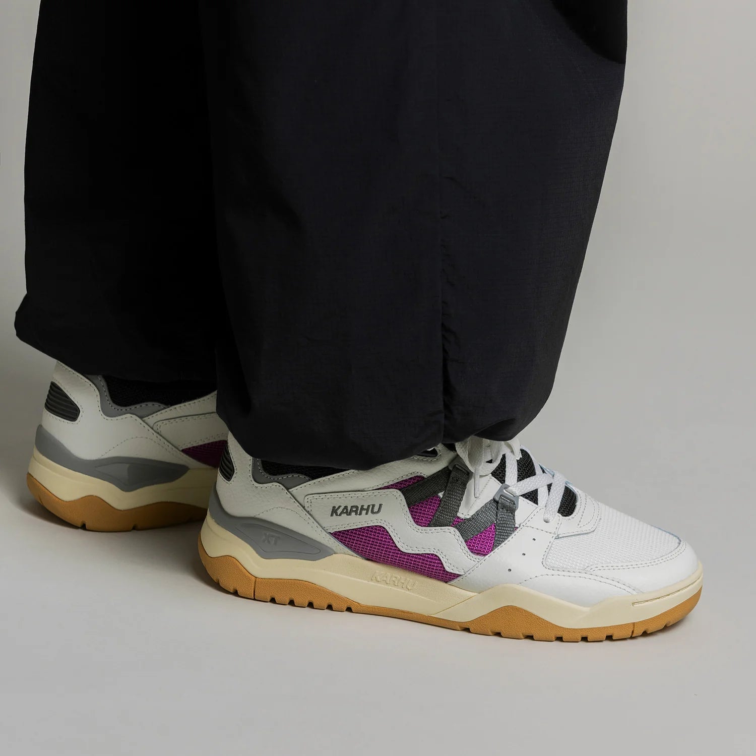 Karhu || Fusion XT - Bright White/Turbulence Karhu