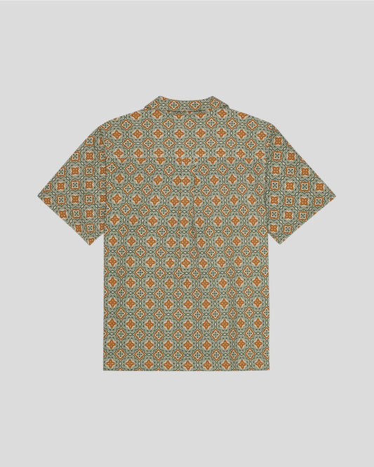 Les Deux || Lukas Arabesque AOP SS Shirt - Sea Moss Green Les Deux