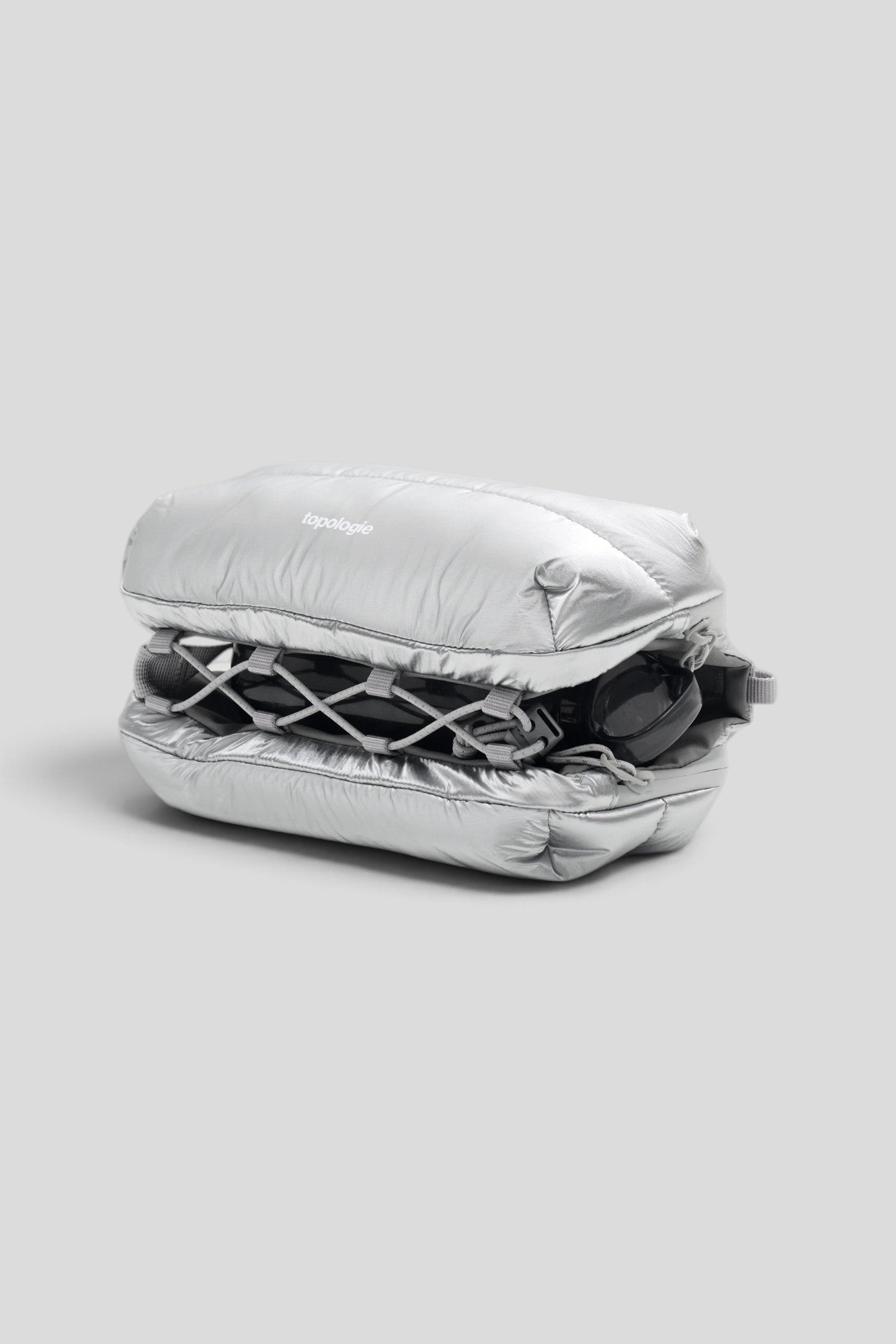 Topologie || Bottle Sacoche Medium - Chrome Space Coated Topologie
