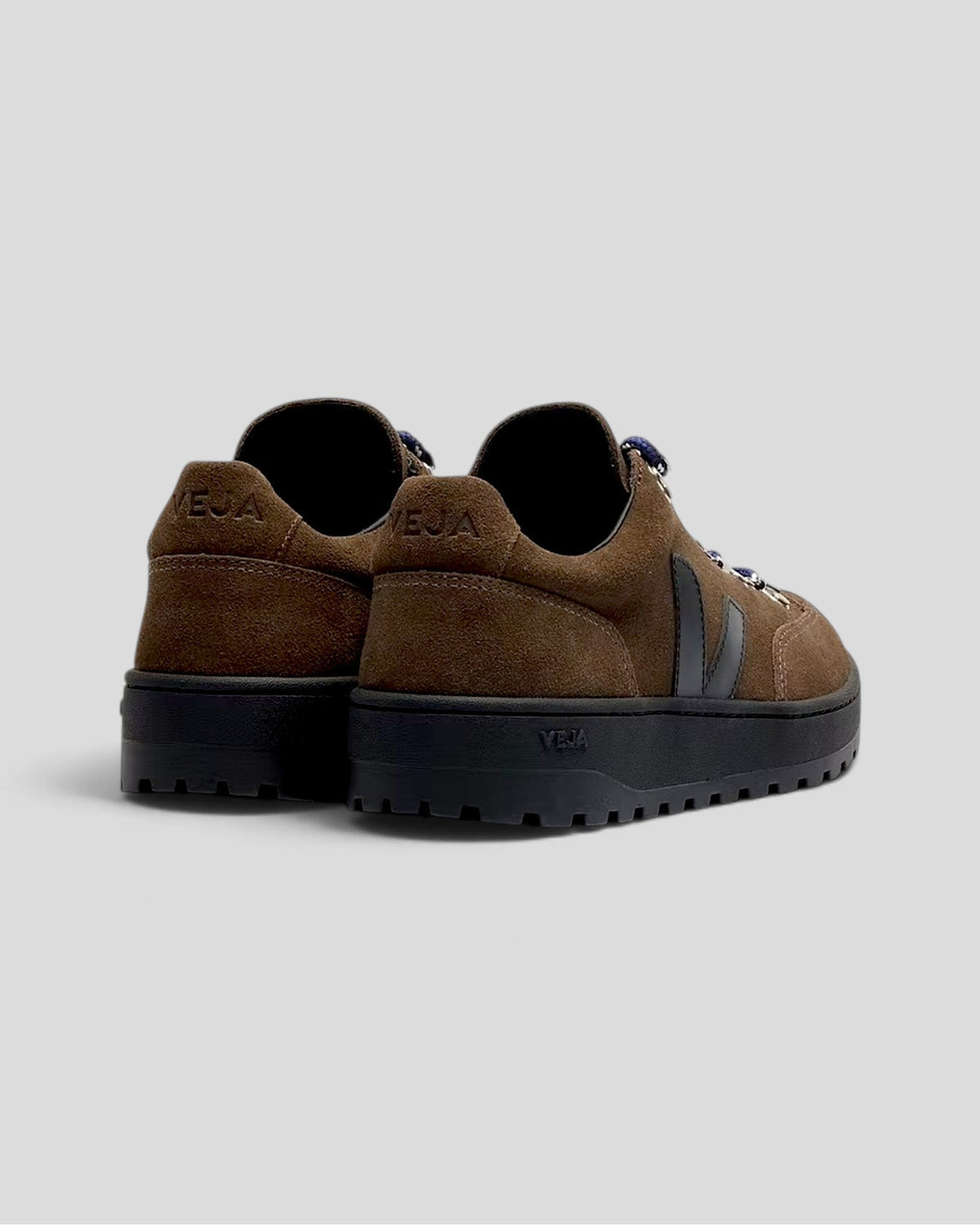 Veja || Atlas Suede - Eagle Black Veja