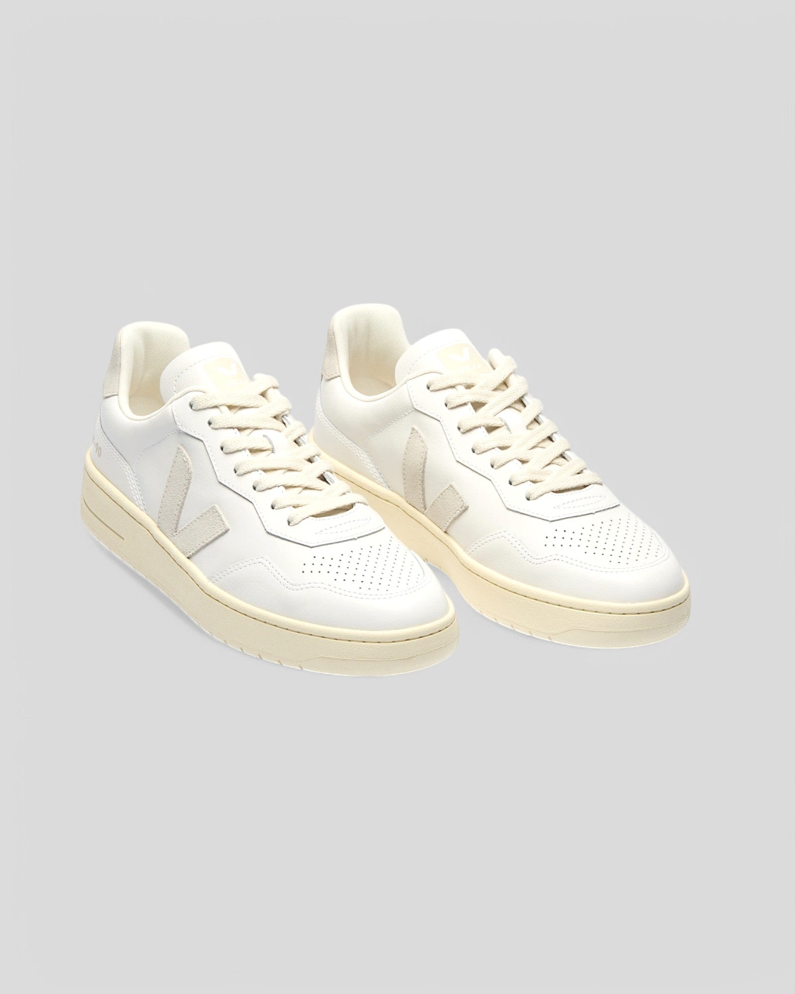 Veja || V-90 - White Natural W' Veja