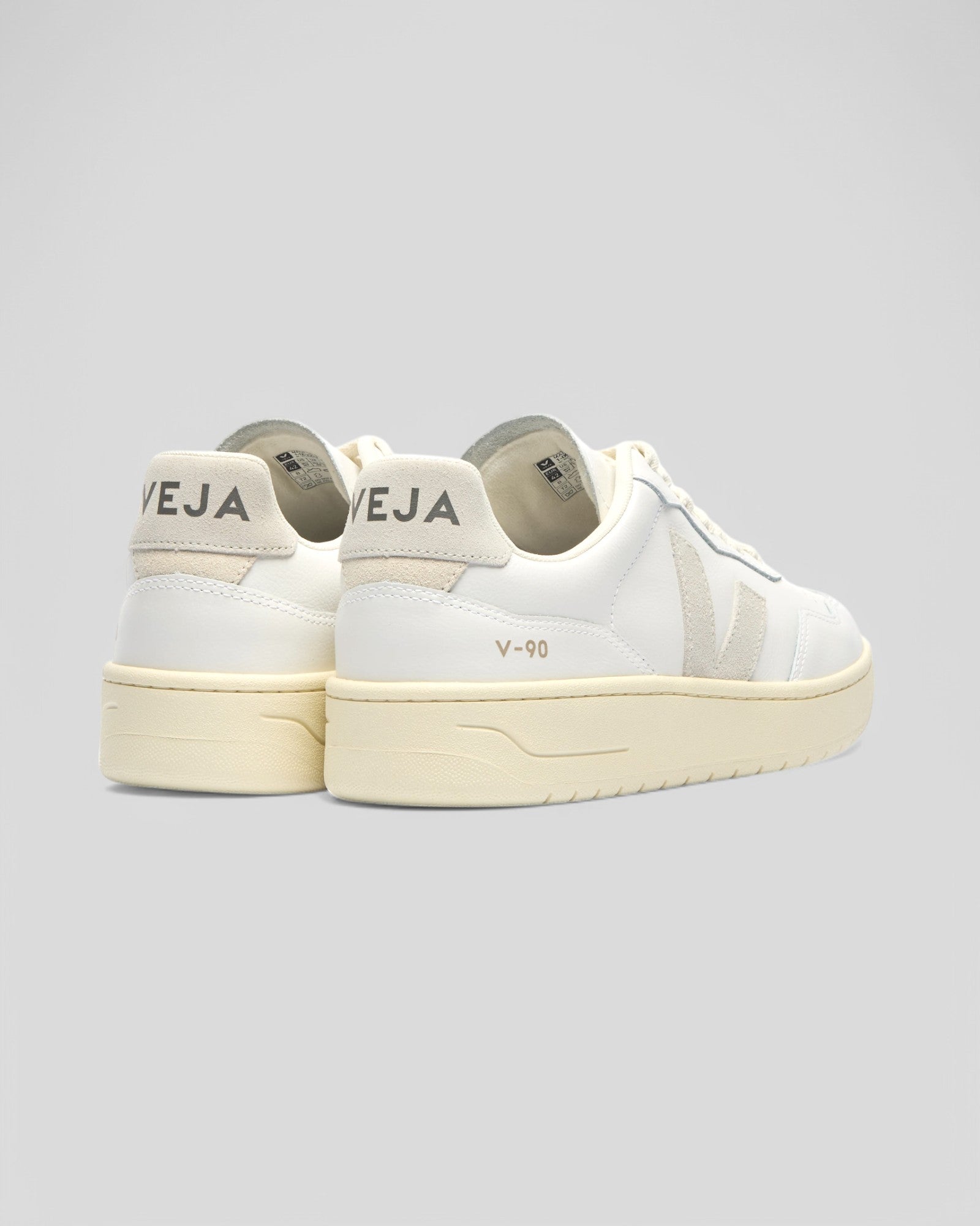 Veja || V-90 - White Natural W' Veja