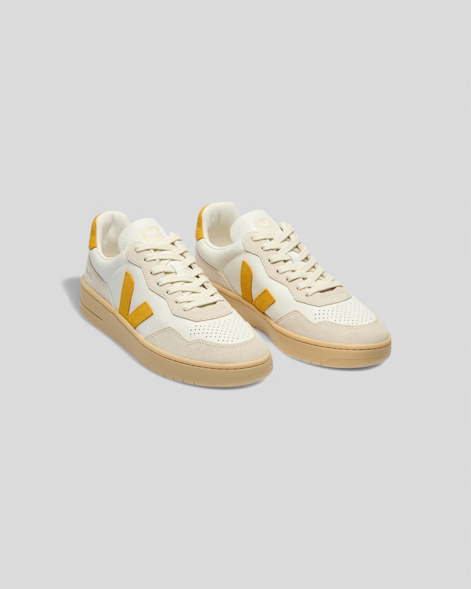 Veja || V-90 - Leather White Toscane Natural - M' Veja