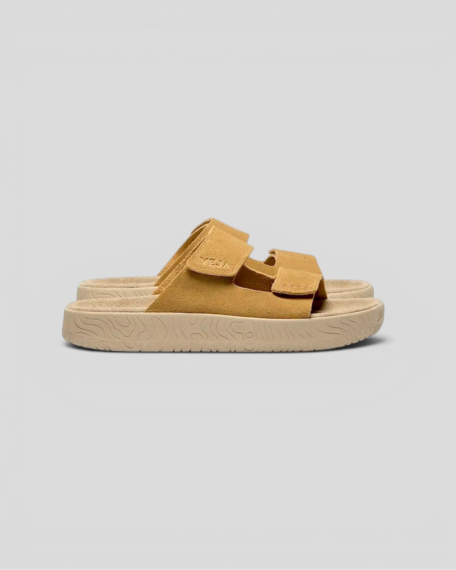 Veja || Etna - Ocre Almond - M’ Veja
