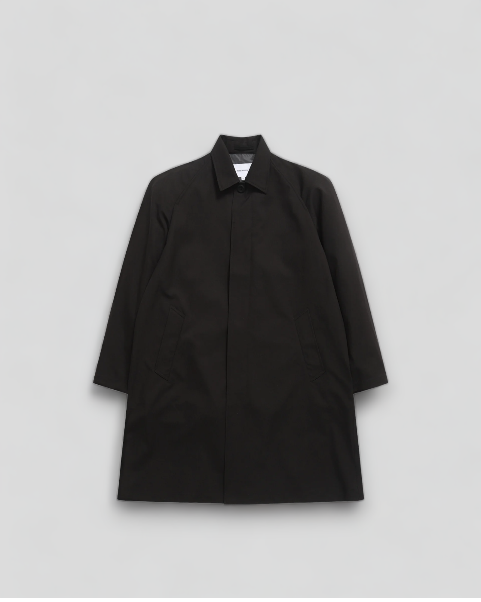 Norse Projects || Vargo Solotex Twill Raglan Mac - Black Norse Projects