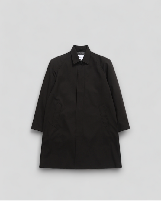Norse Projects || Vargo Solotex Twill Raglan Mac - Black Norse Projects